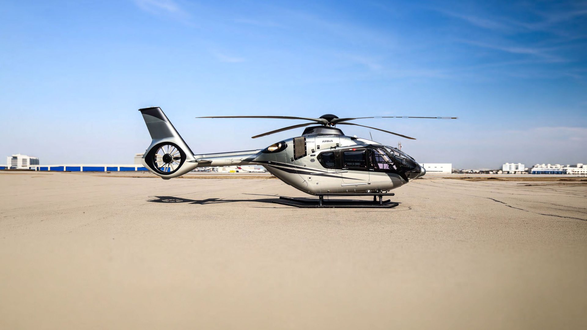AIRBUS H135 T3 2023 — foto 4 de 17