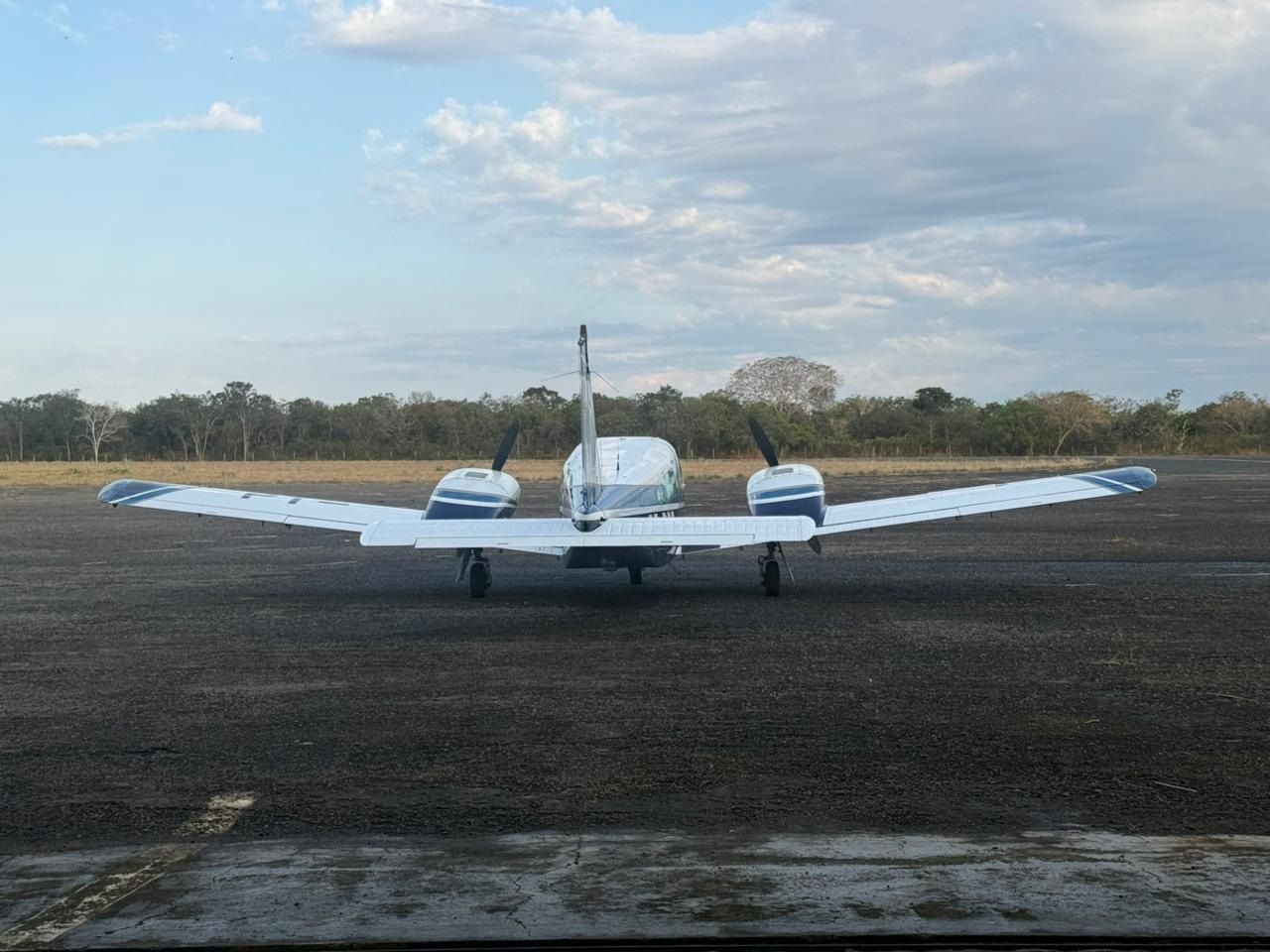 EMBRAER EMB-810C SENECA II 1980 — foto 5 de 9