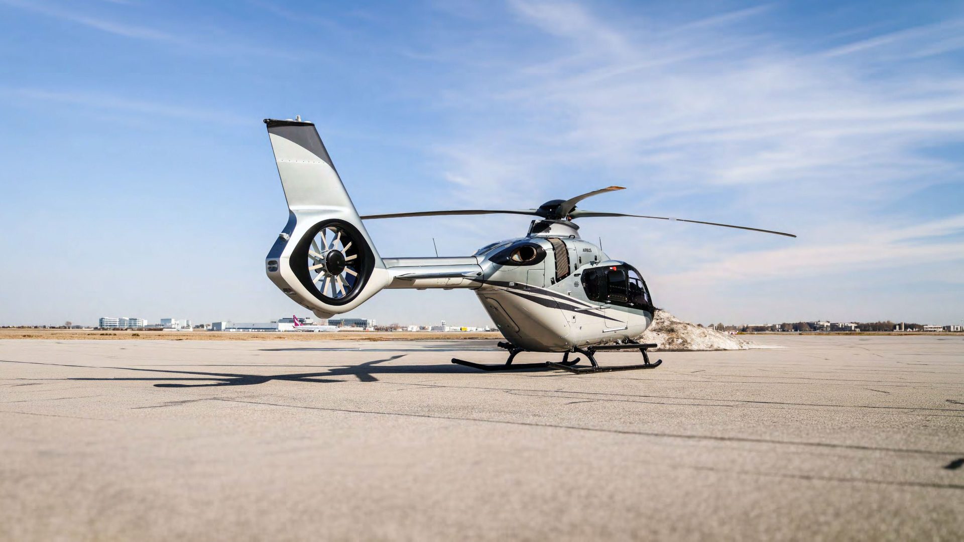 AIRBUS H135 T3 2023 — foto 5 de 17