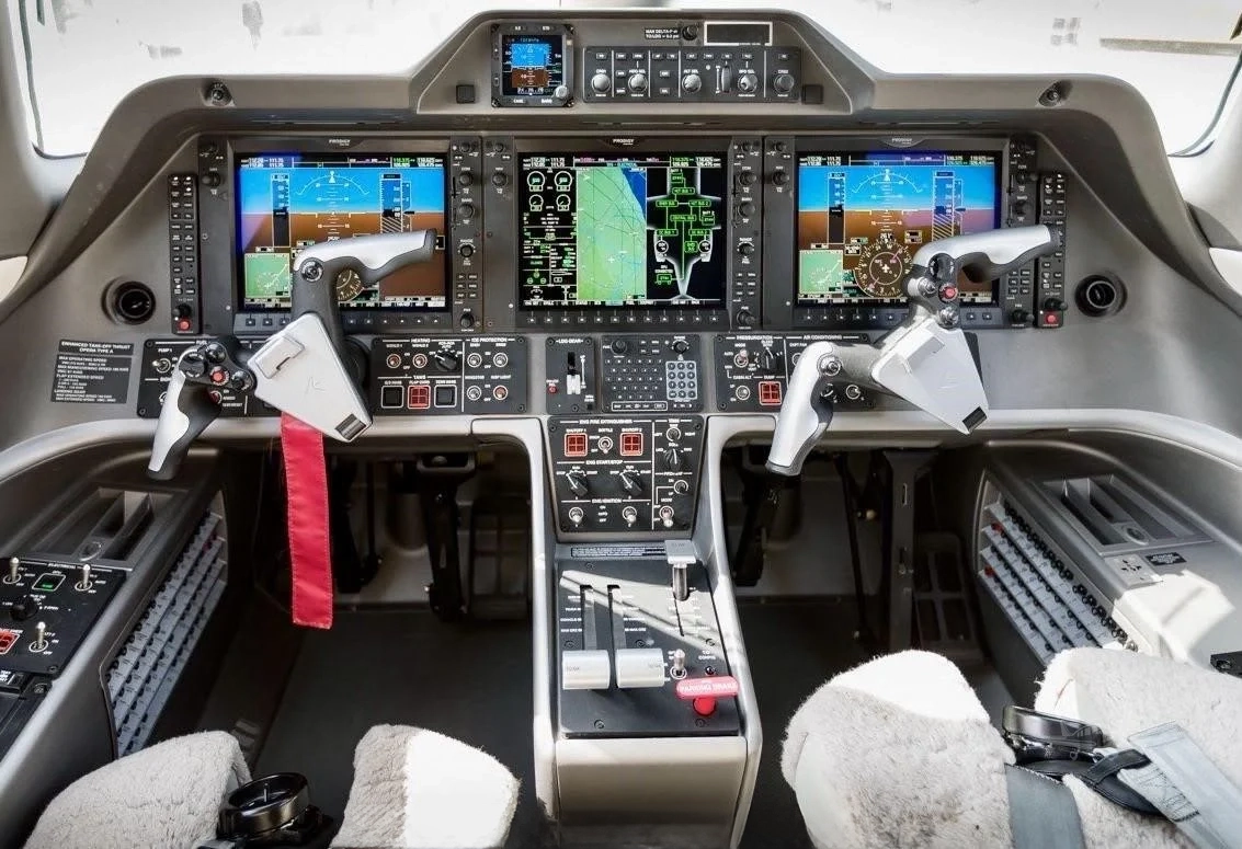 EMBRAER PHENOM 100E 2016 — foto 13 de 13