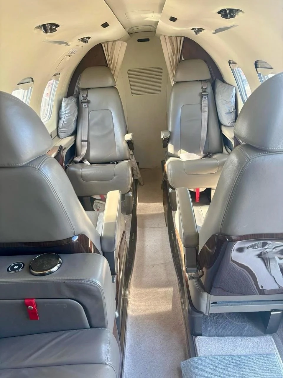 EMBRAER PHENOM 100E 2016 — foto 12 de 13
