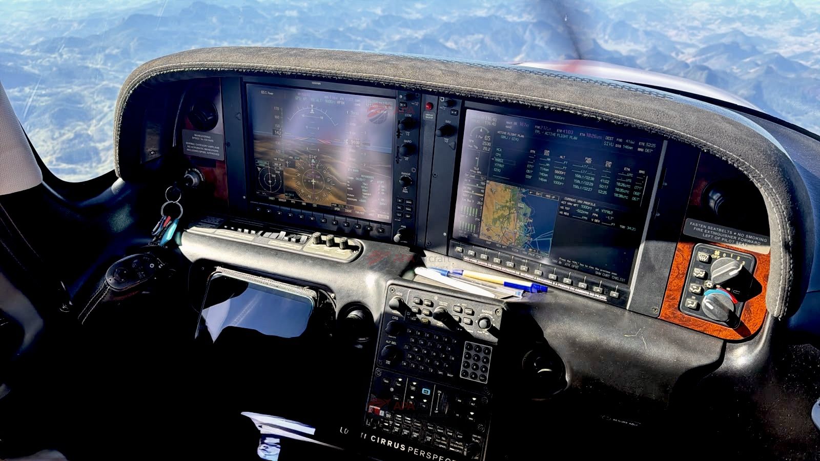 CIRRUS SR22 G3 GTS 2008 — foto 2 de 2