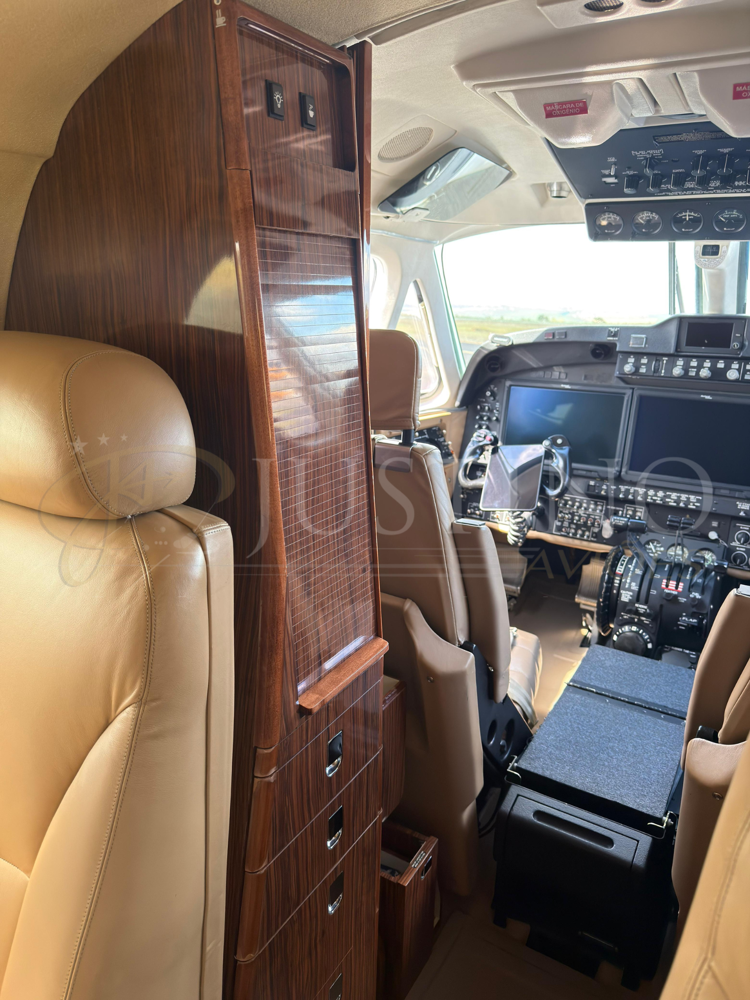 BEECHCRAFT KING AIR 250 2013 — foto 5 de 9