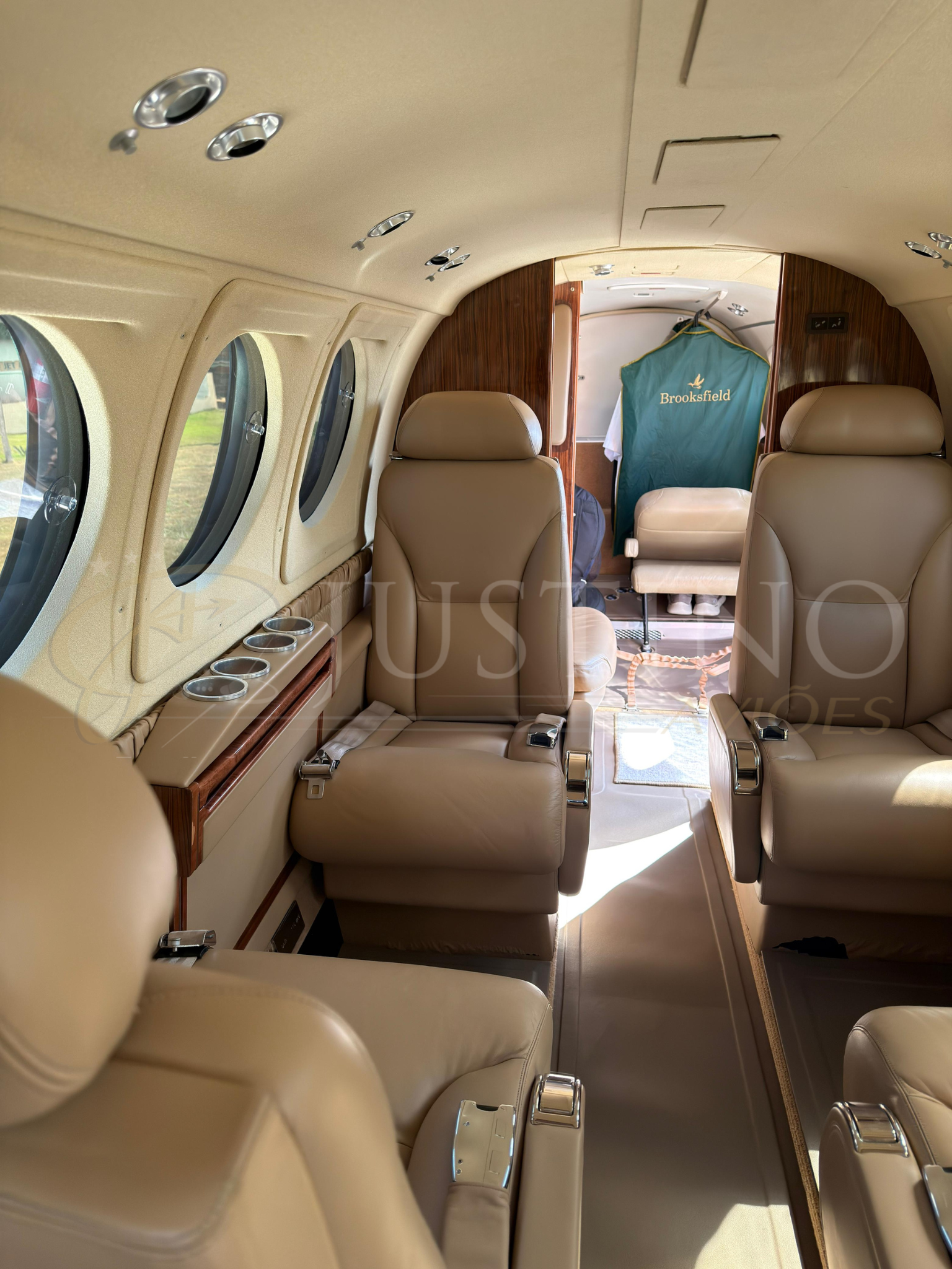 BEECHCRAFT KING AIR 250 2013 — foto 9 de 9