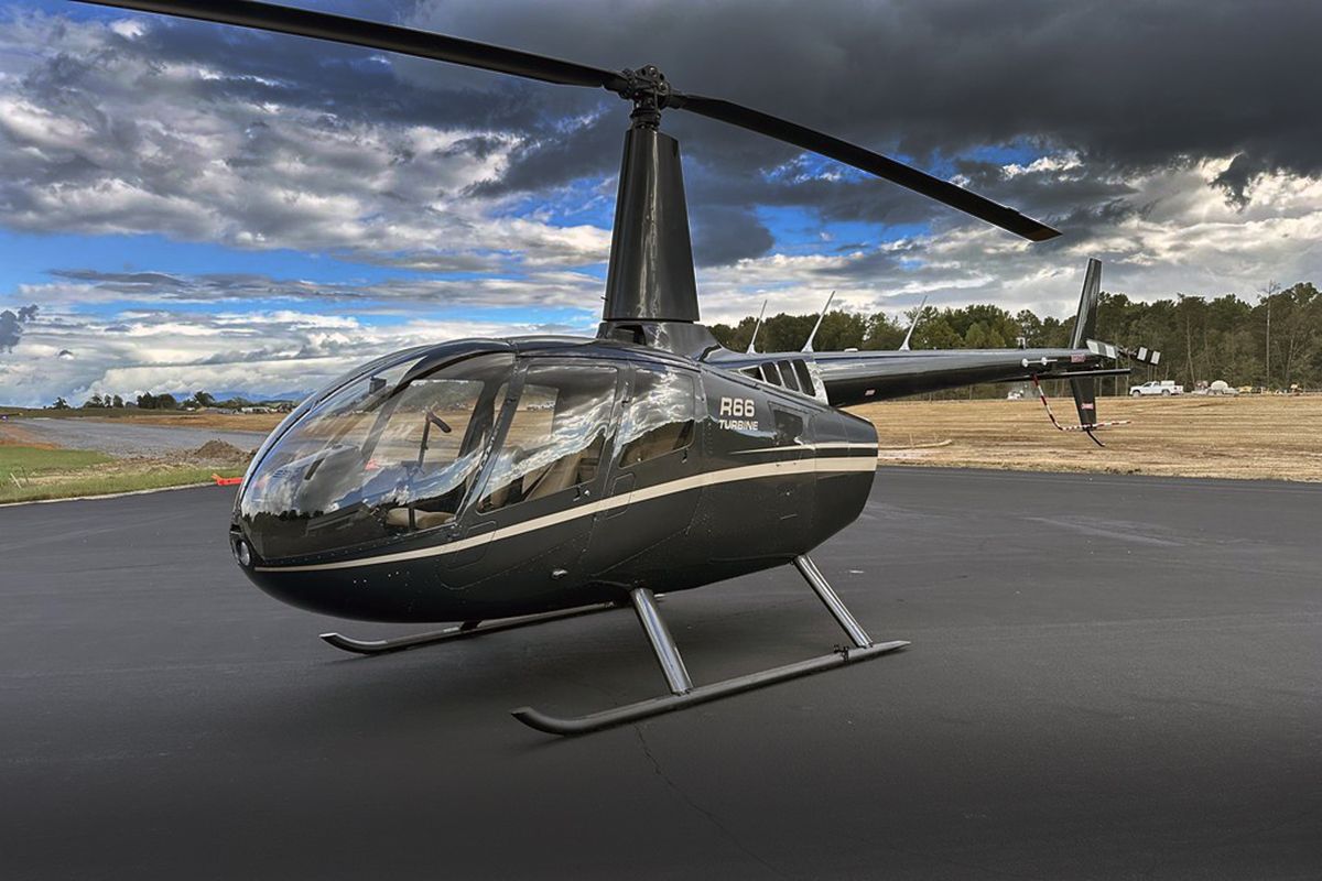 ROBINSON R66 TURBINE 2012 — foto 1 de 4