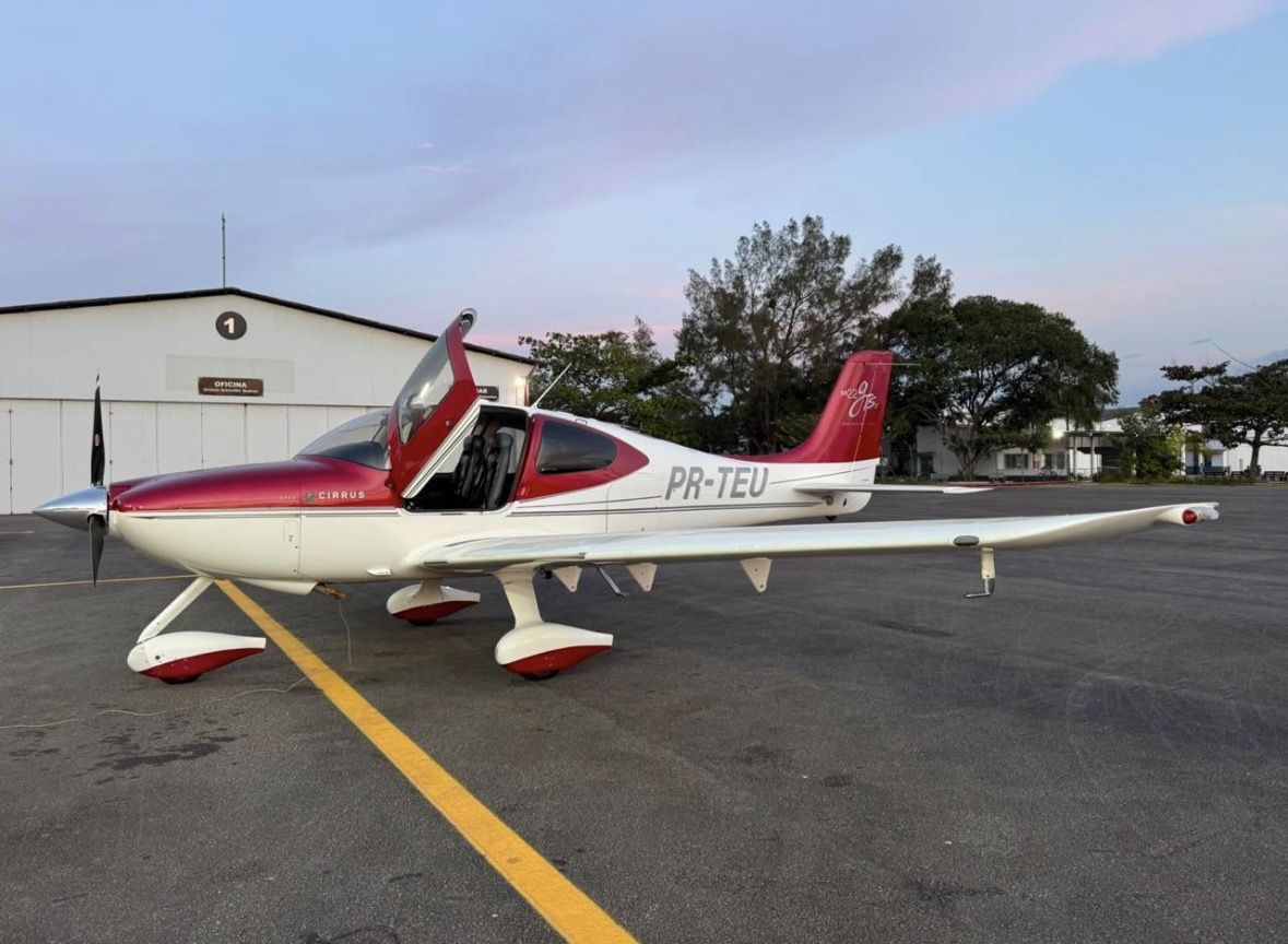 CIRRUS SR22 G3 GTS 2008 — foto 1 de 2