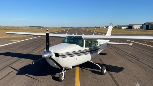 CESSNA CENTURION 210M 1977