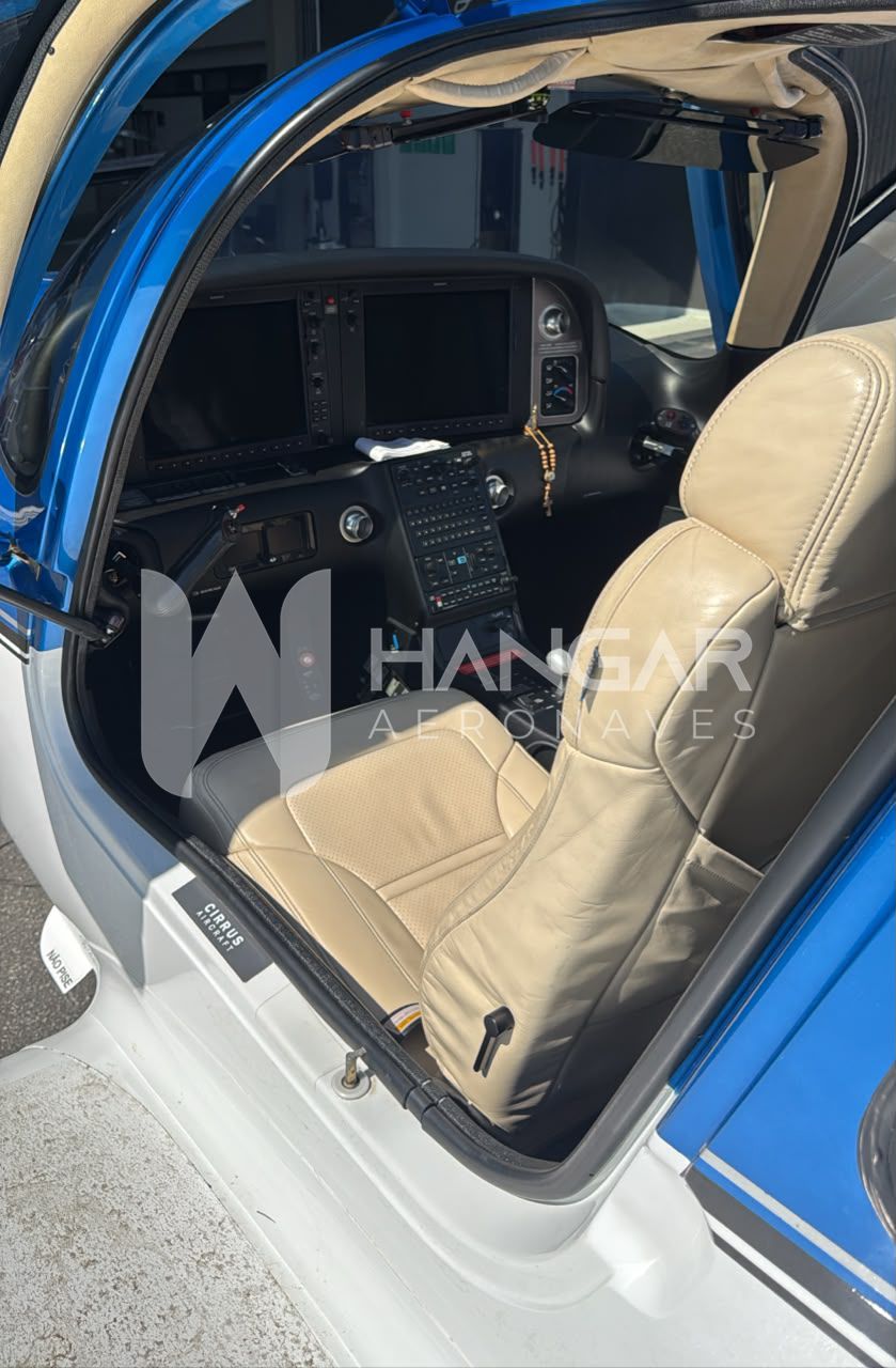CIRRUS SR22 2021 — foto 7 de 9