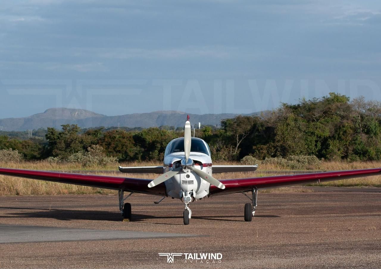 BEECHCRAFT BONANZA F33A 1975