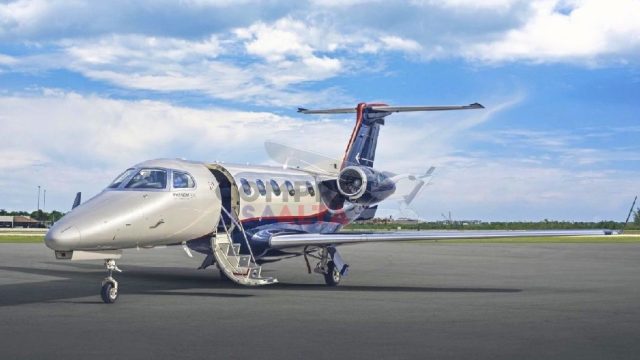 EMBRAER PHENOM 300 2012