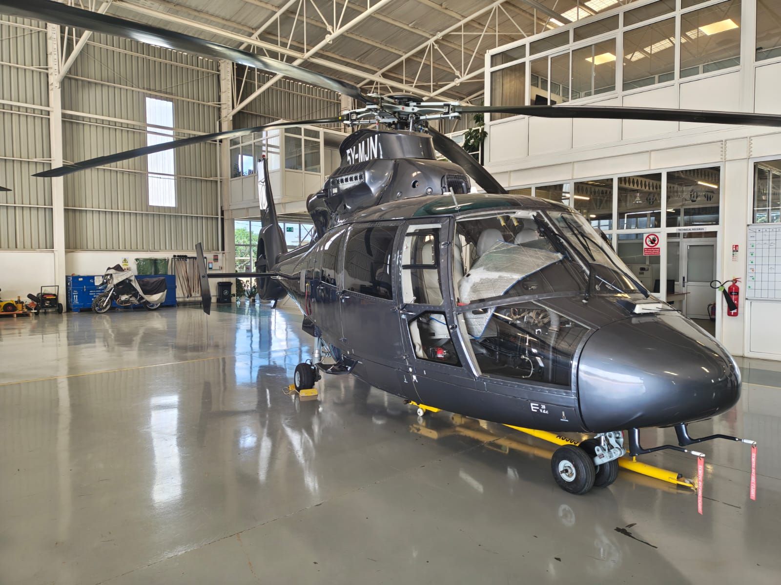 EUROCOPTER AS365N3 1999 — foto 4 de 14