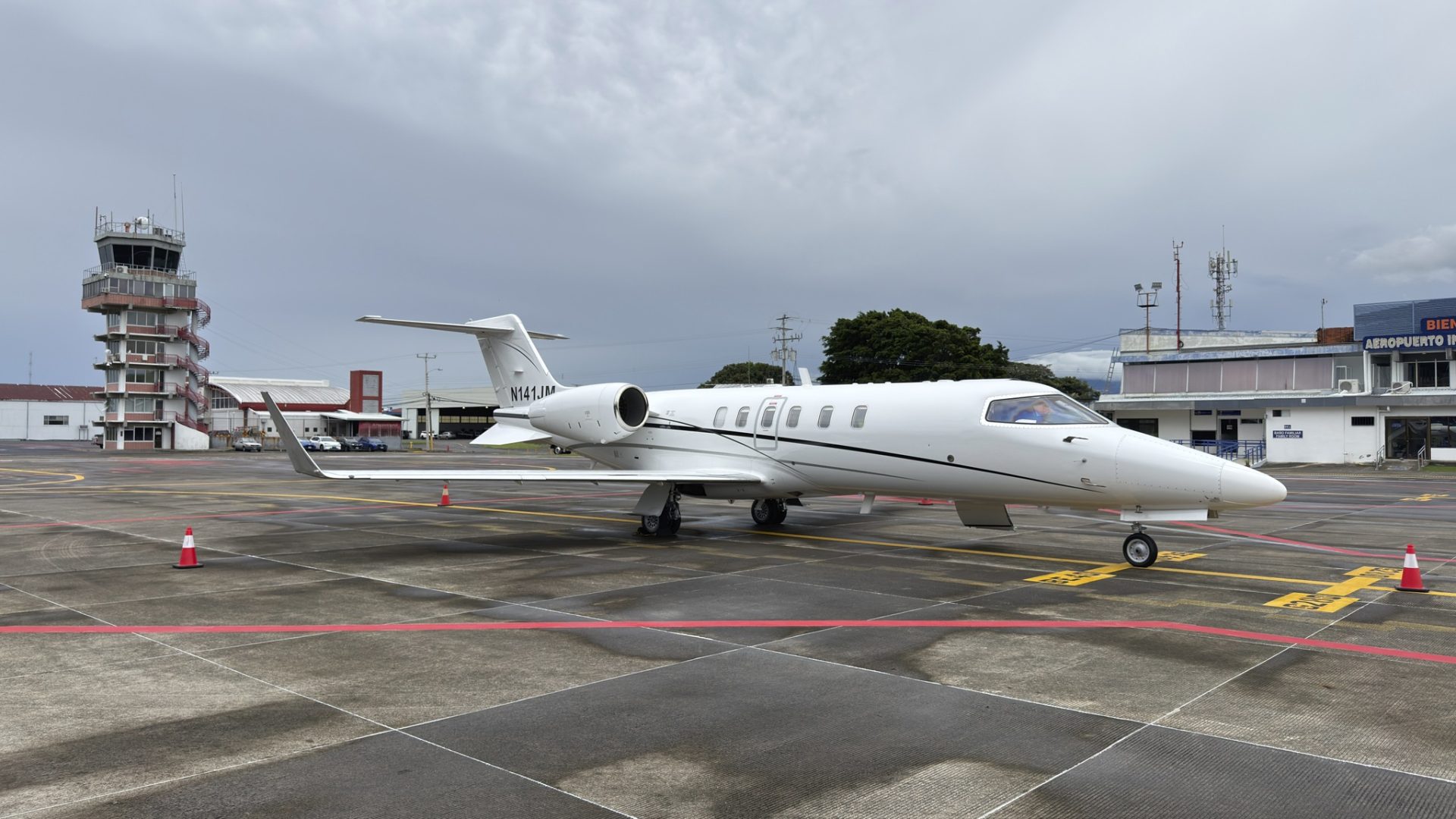 BOMBARDIER LEARJET 40 2004 — foto 1 de 10