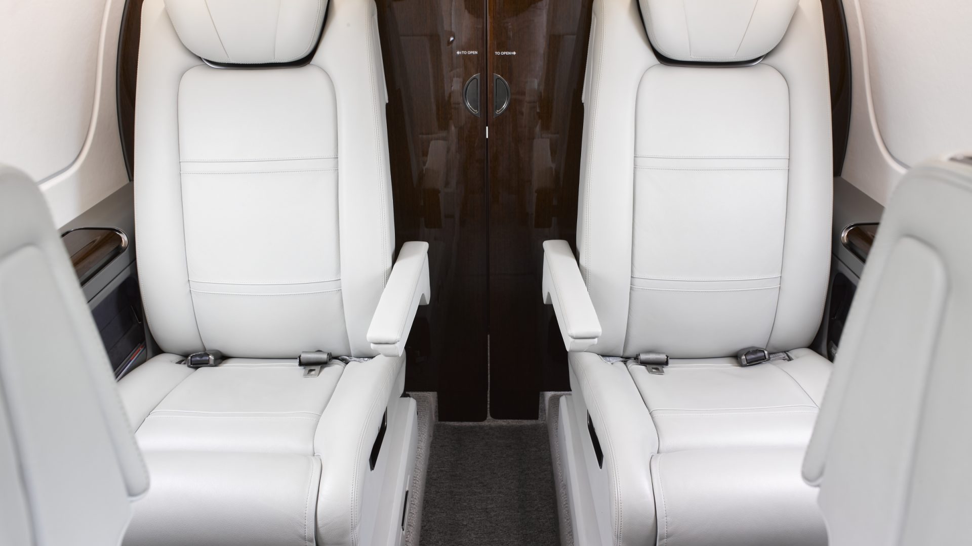 EMBRAER PHENOM 300E 2021 — foto 10 de 15