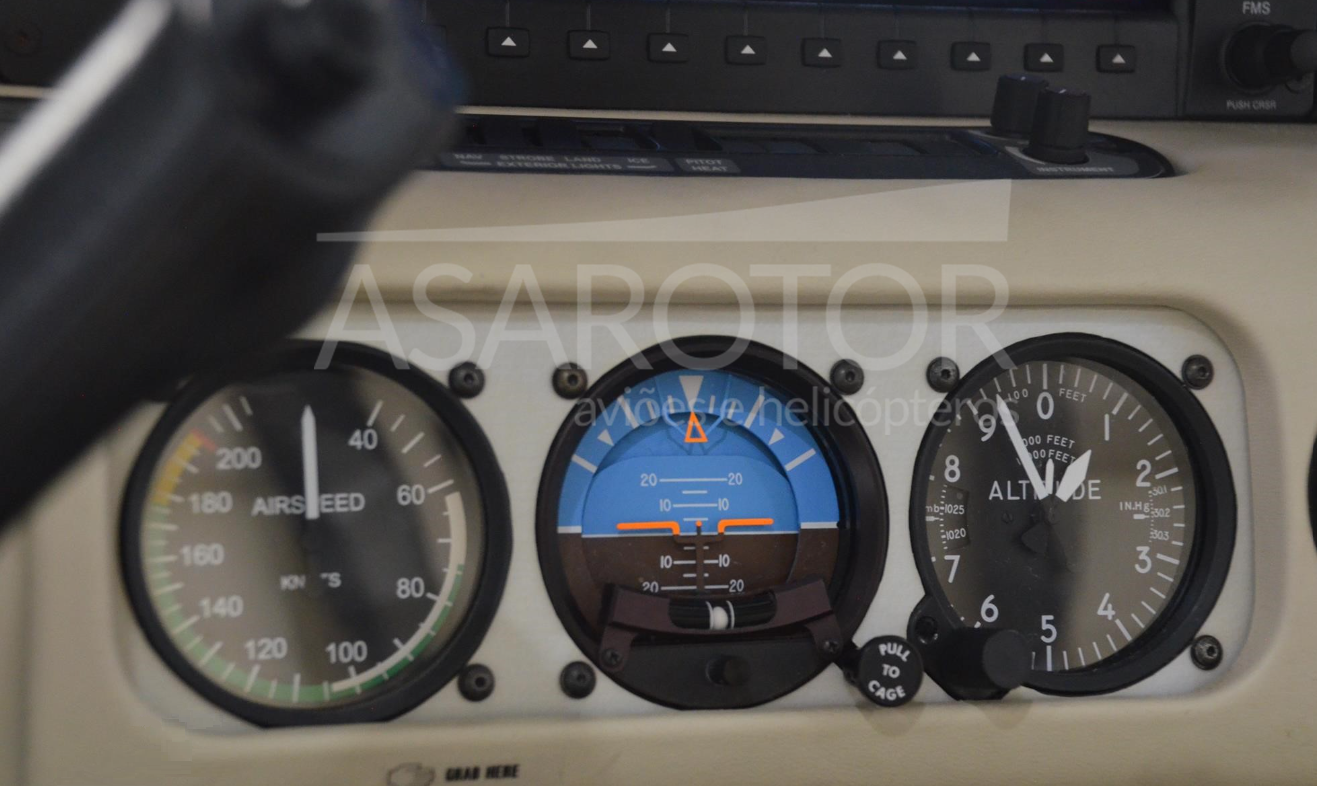 CIRRUS SR22 G2 2011 — foto 12 de 13