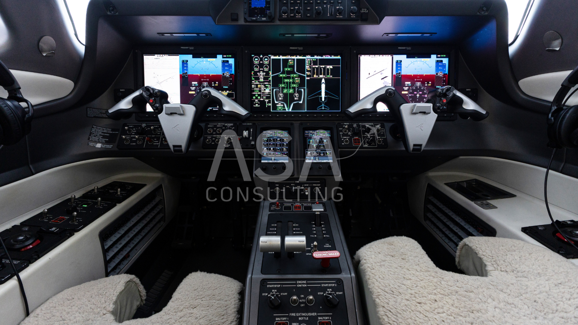 EMBRAER PHENOM 300 2014 — foto 13 de 13