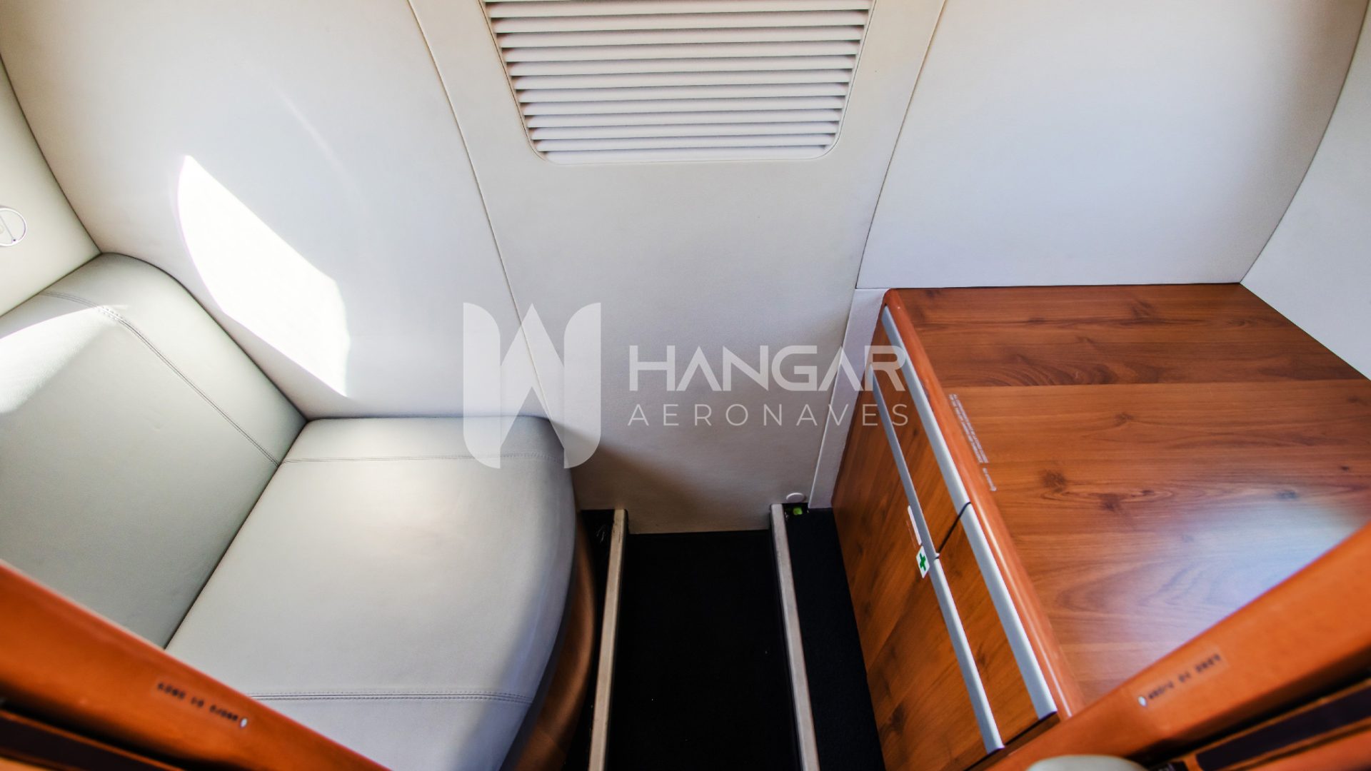 EMBRAER PHENOM 100 2010 — foto 10 de 10
