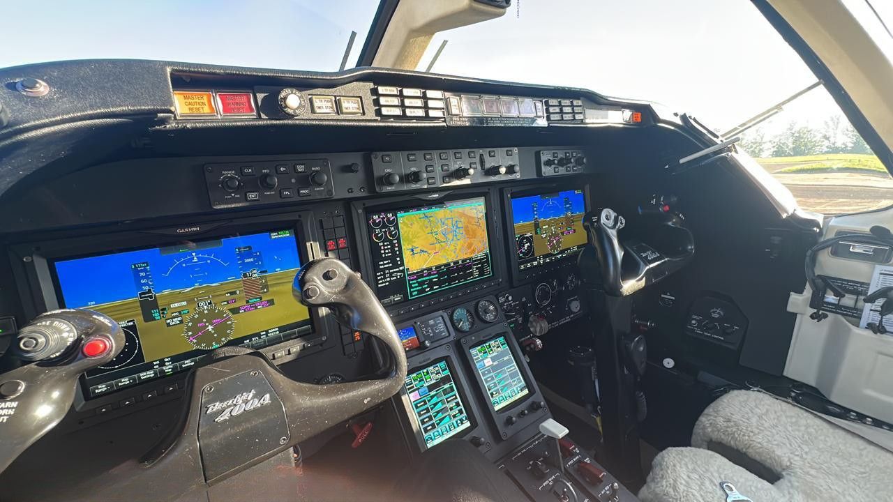 RAYTHEON AIRCRAFT HAWKER 400A 2002 — foto 7 de 9