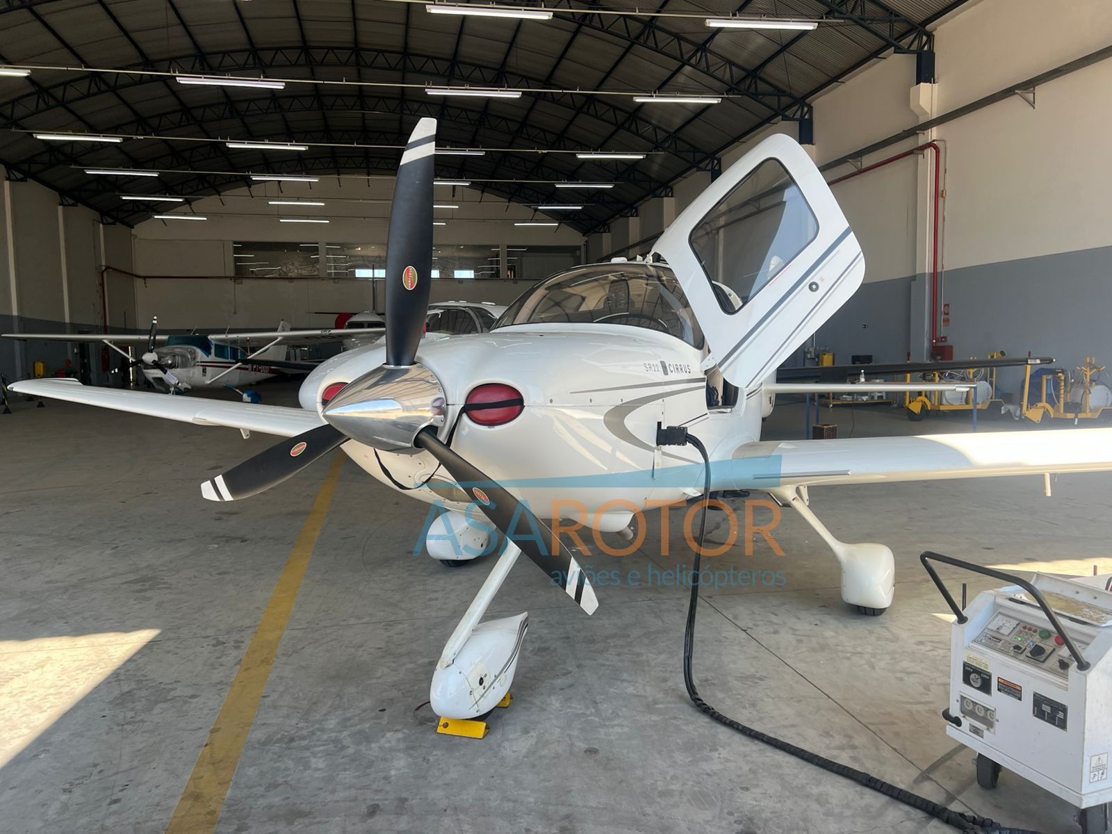 CIRRUS SR22 G2 2011 — foto 1 de 13