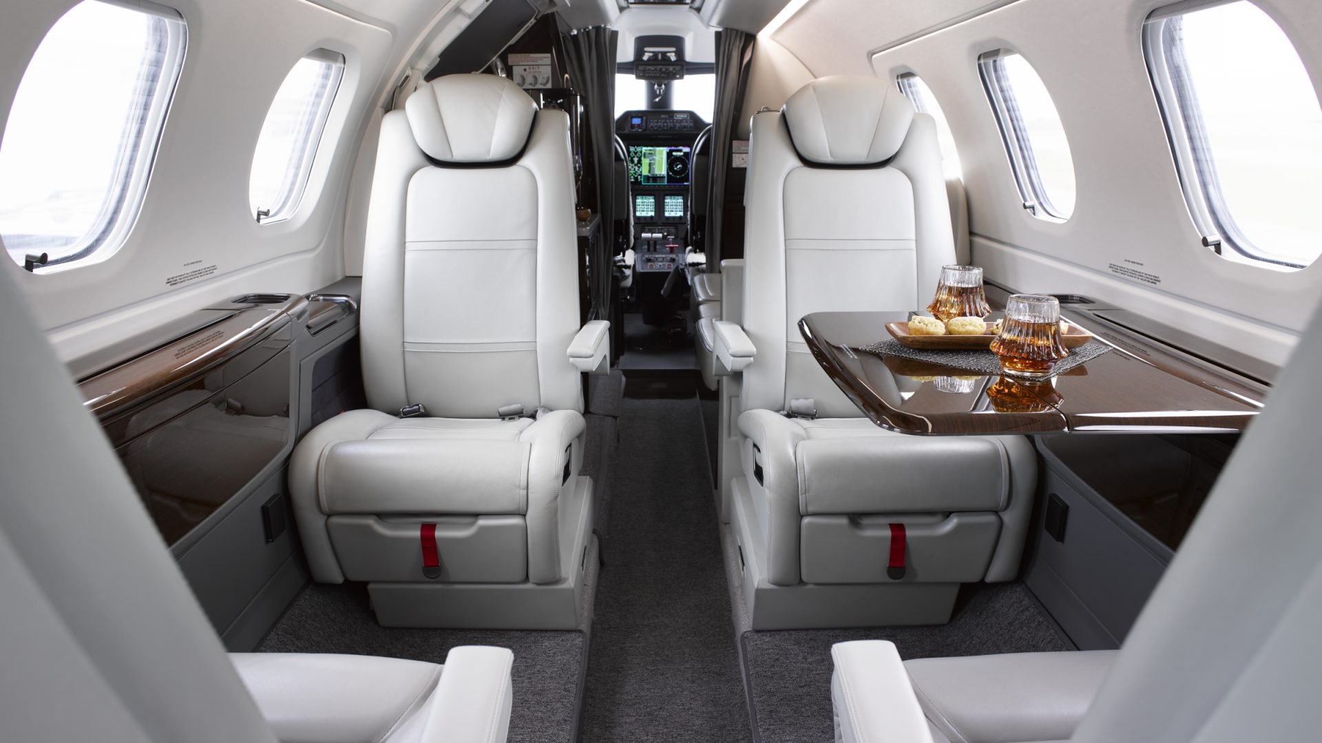 EMBRAER PHENOM 300E 2021 — foto 6 de 15