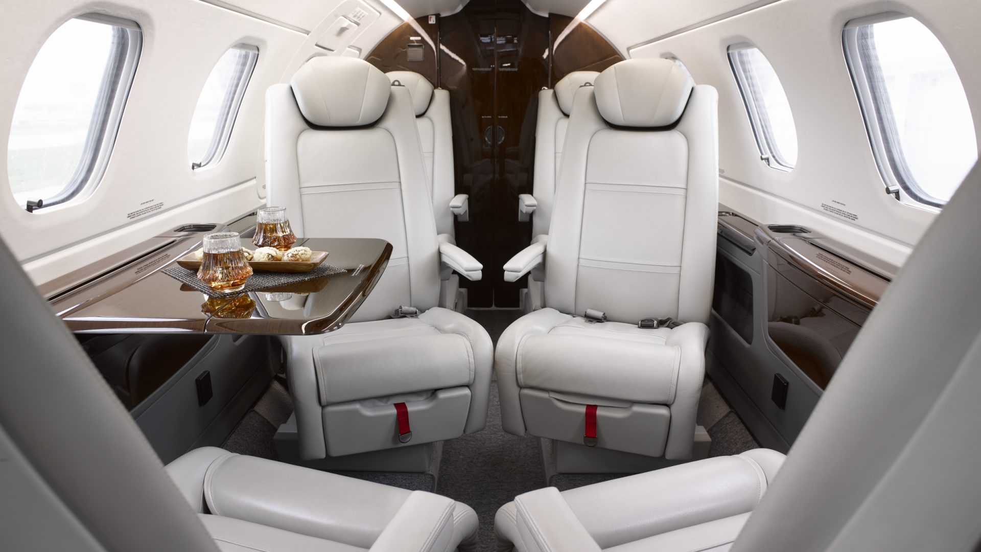 EMBRAER PHENOM 300E 2021 — foto 9 de 15