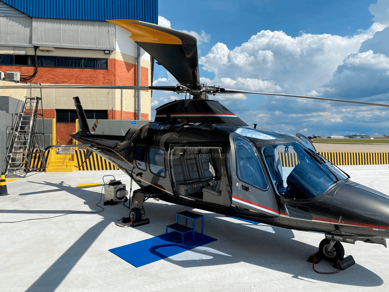 AGUSTA A109S GRAND 2010 — foto 3 de 14