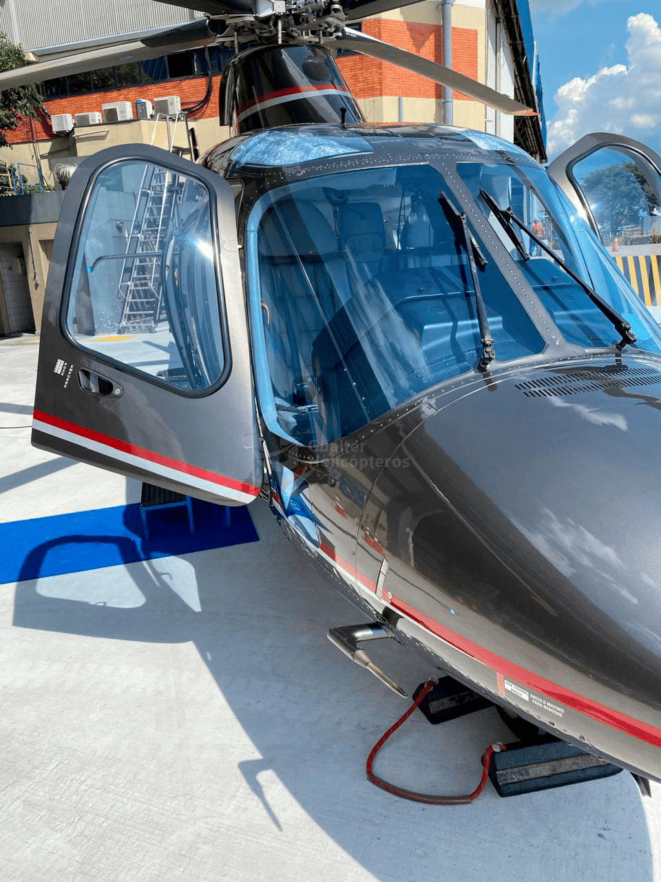 AGUSTA A109S GRAND 2010 — foto 4 de 14