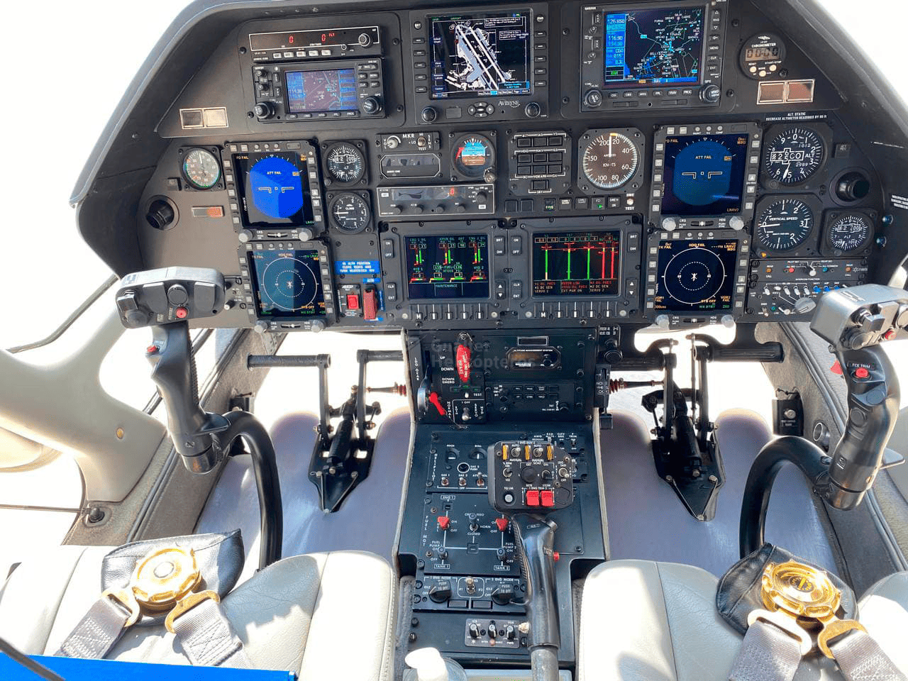 AGUSTA A109S GRAND 2010 — foto 11 de 14
