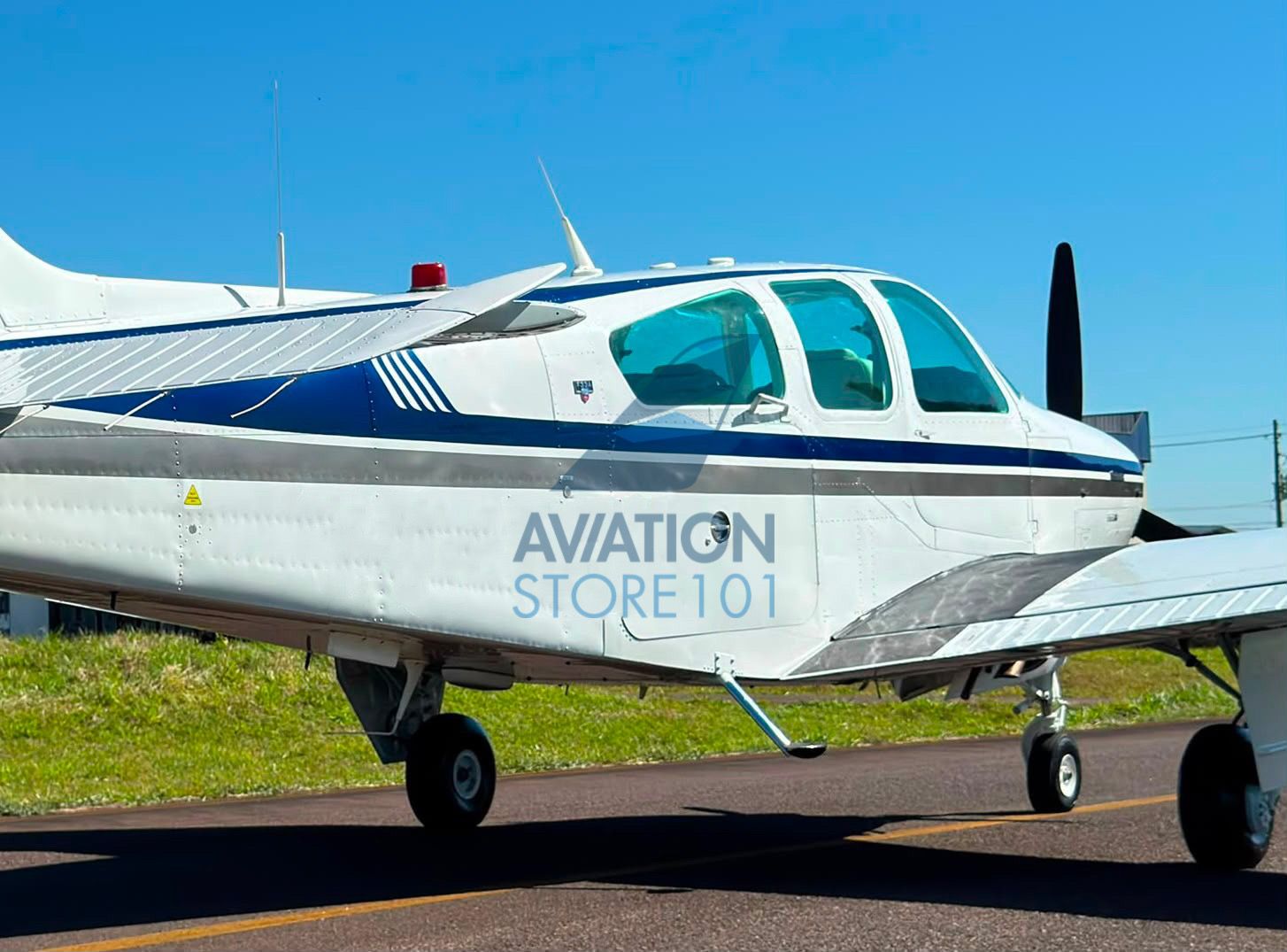 BEECHCRAFT BONANZA F33A 1993 — foto 4 de 21