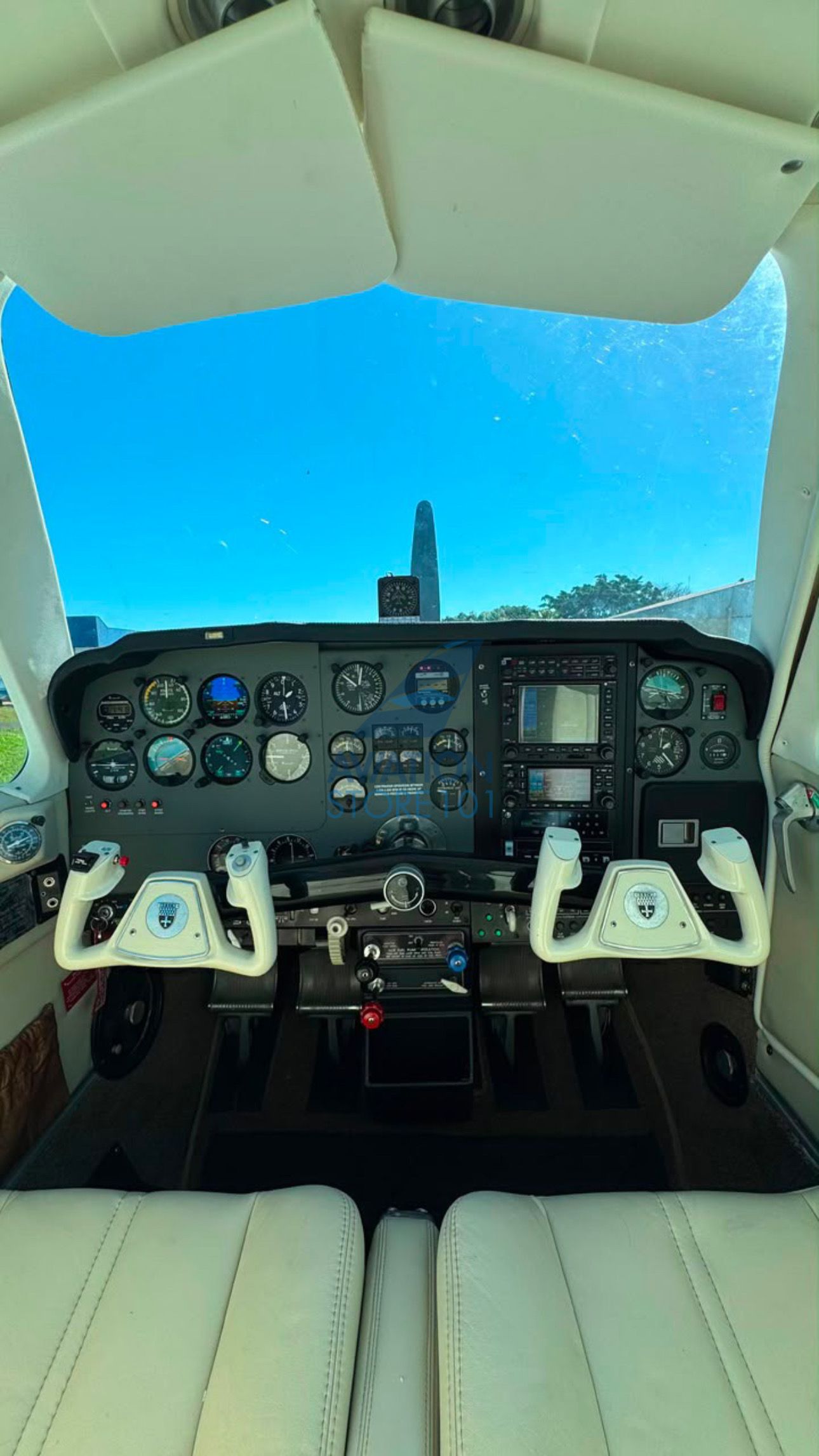 BEECHCRAFT BONANZA F33A 1993 — foto 18 de 21