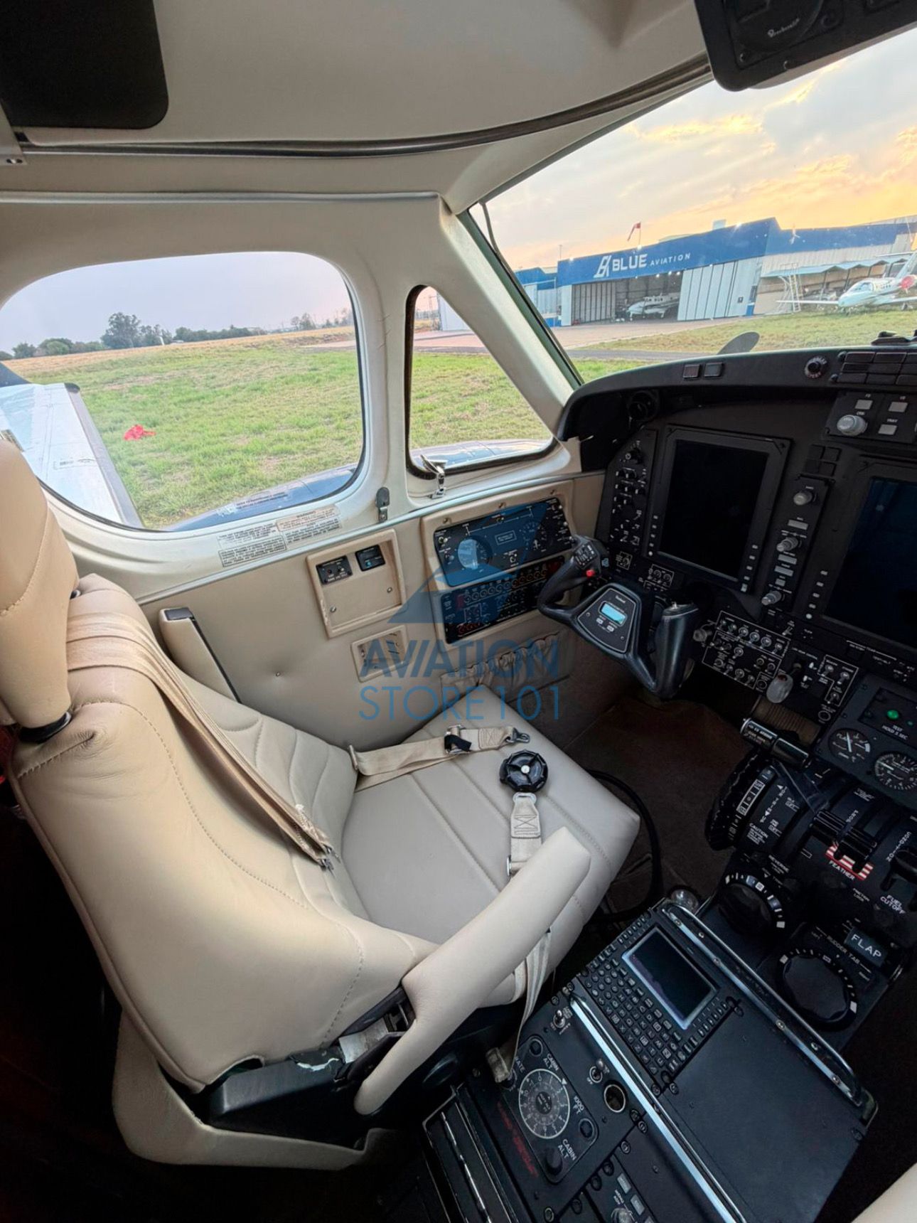 BEECHCRAFT KING AIR C90GTX 2010 — foto 6 de 23
