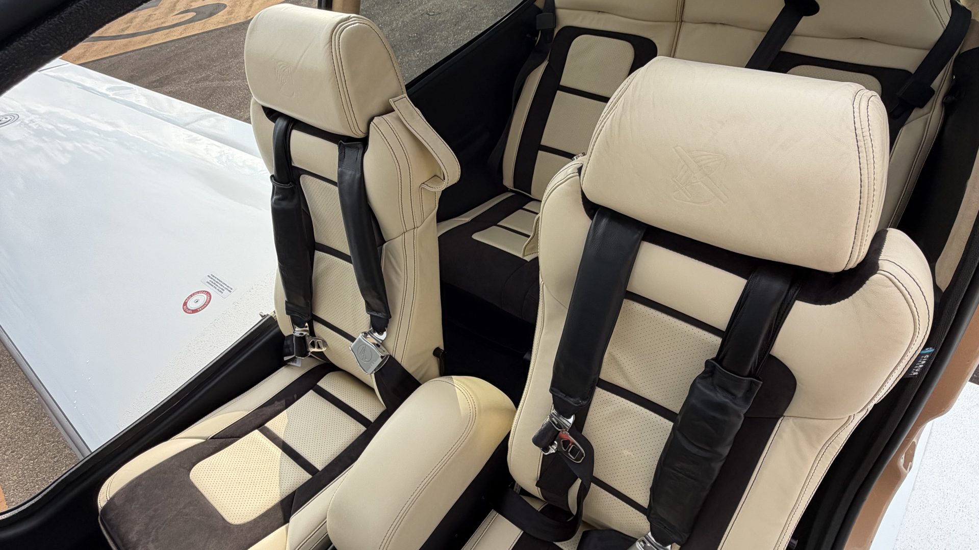 CIRRUS SR22T G6 GTS CARBON 2023 — foto 10 de 11