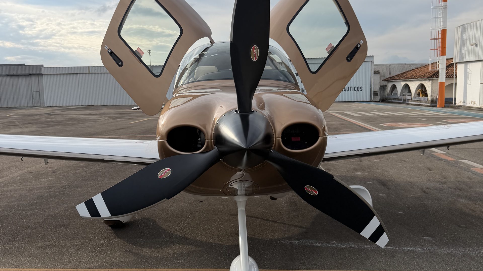 CIRRUS SR22T G6 GTS CARBON 2023 — foto 11 de 11