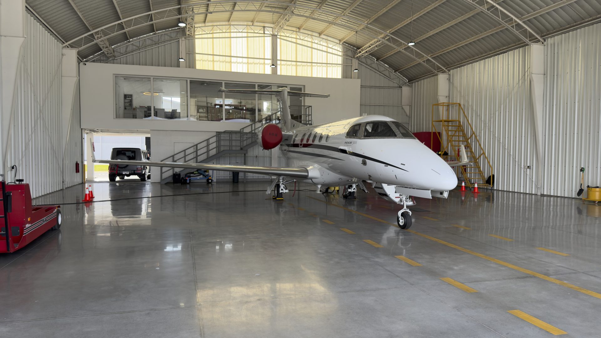 EMBRAER PHENOM 300E 2021 — foto 3 de 11