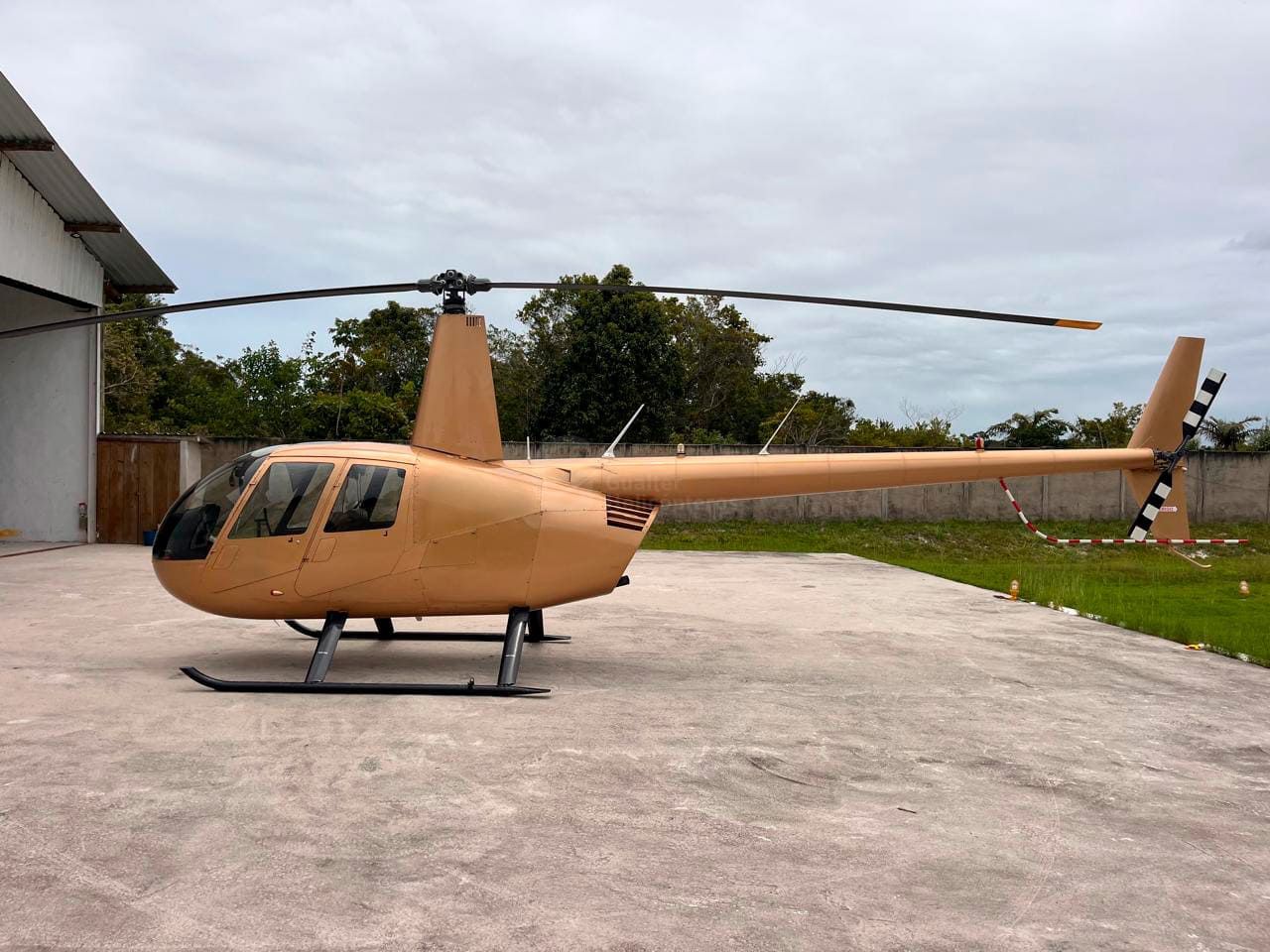 ROBINSON R44 RAVEN II 2010 — foto 2 de 10