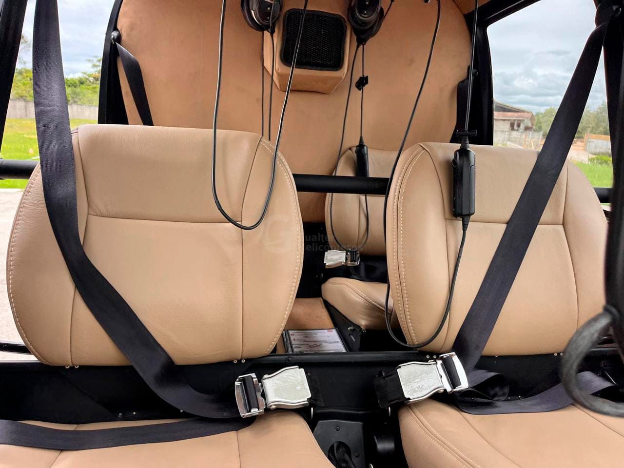 ROBINSON R44 RAVEN II 2010 — foto 8 de 10