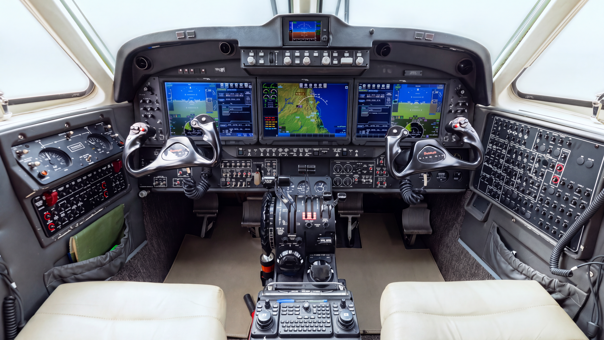 BEECHCRAFT KING AIR 250 2018 — foto 2 de 4