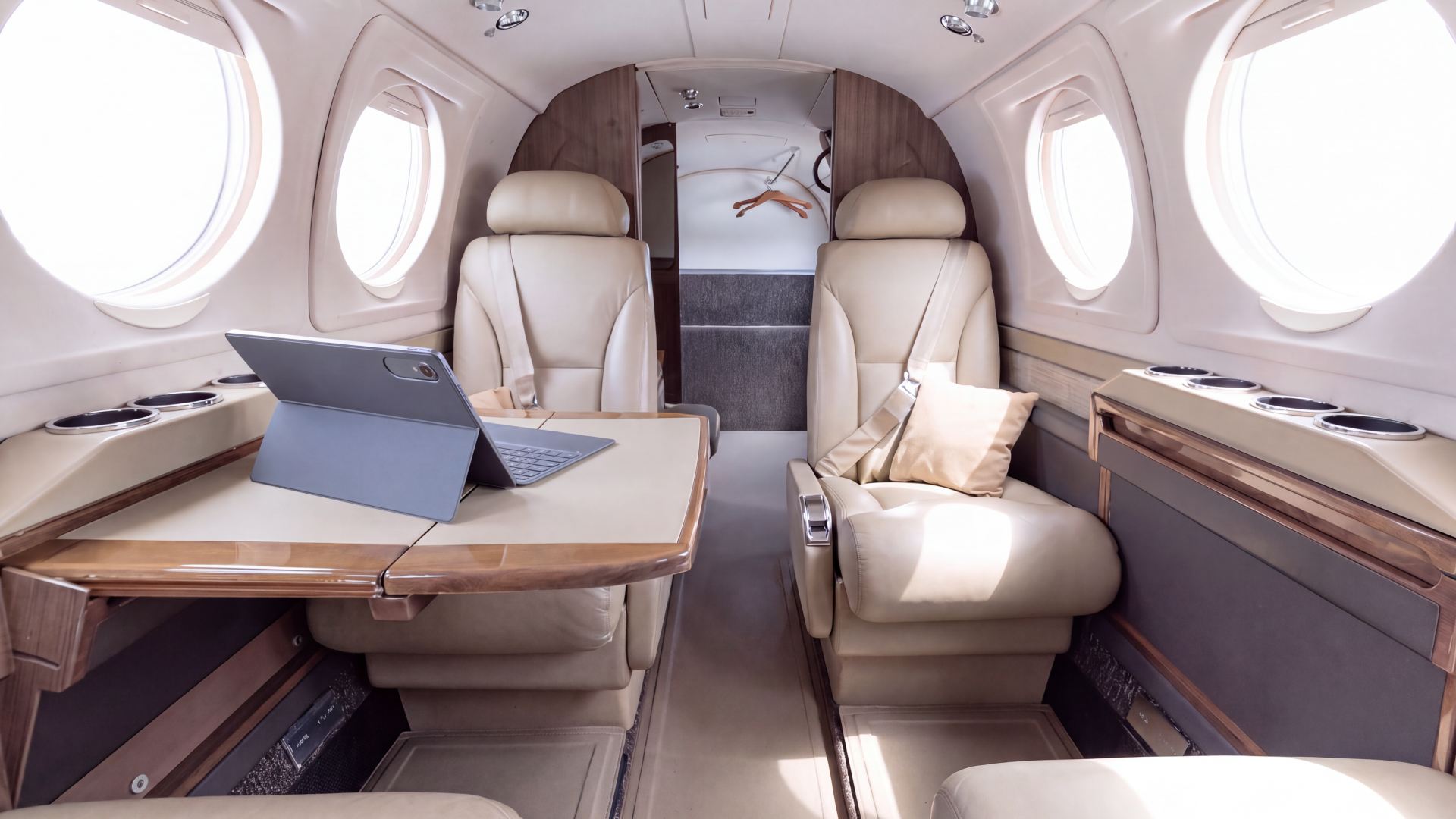 BEECHCRAFT KING AIR 250 2018 — foto 4 de 4