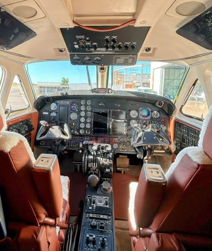 BEECHCRAFT KING AIR B200 1980 — foto 9 de 10