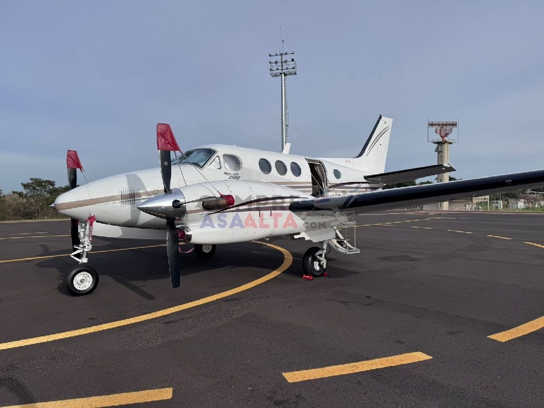 BEECHCRAFT KNG AIR C90B 1998 — foto 1 de 11