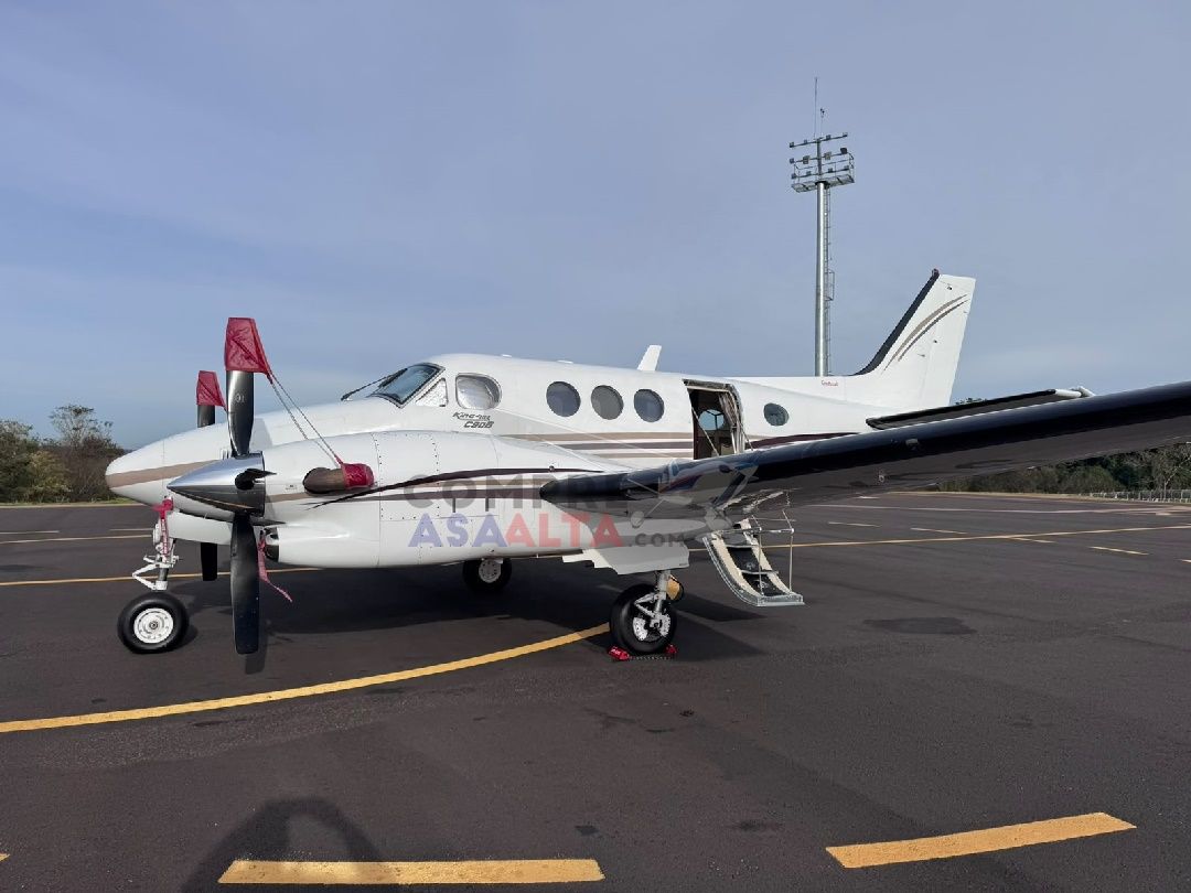 BEECHCRAFT KNG AIR C90B 1998 — foto 3 de 11