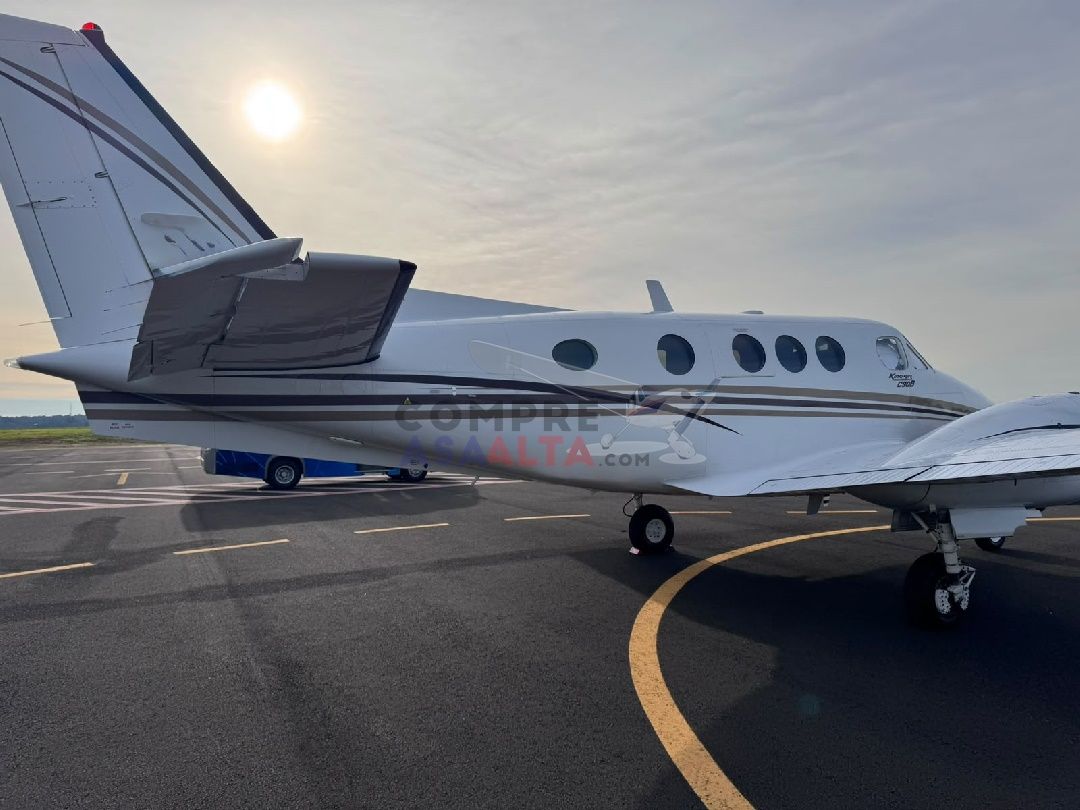 BEECHCRAFT KNG AIR C90B 1998 — foto 5 de 11