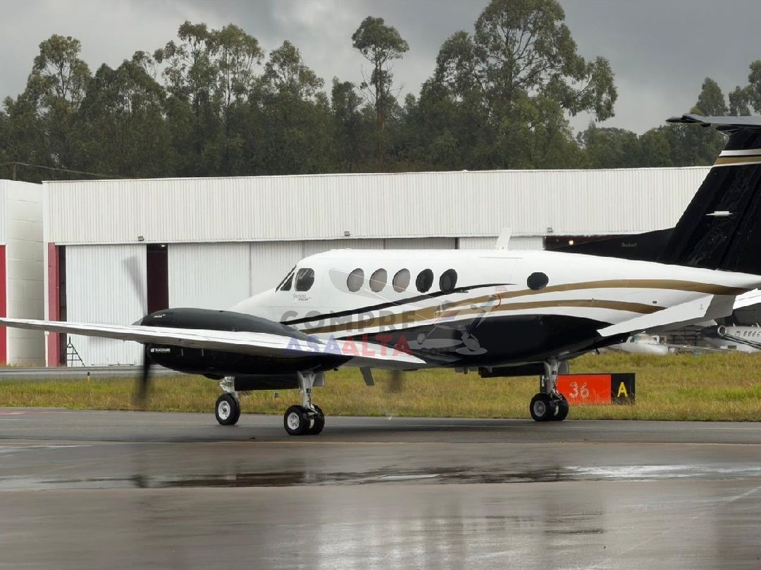 BEECHCRAFT KING AIR B200 1980 — foto 4 de 10