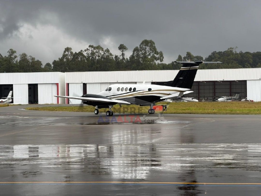 BEECHCRAFT KING AIR B200 1980 — foto 5 de 10