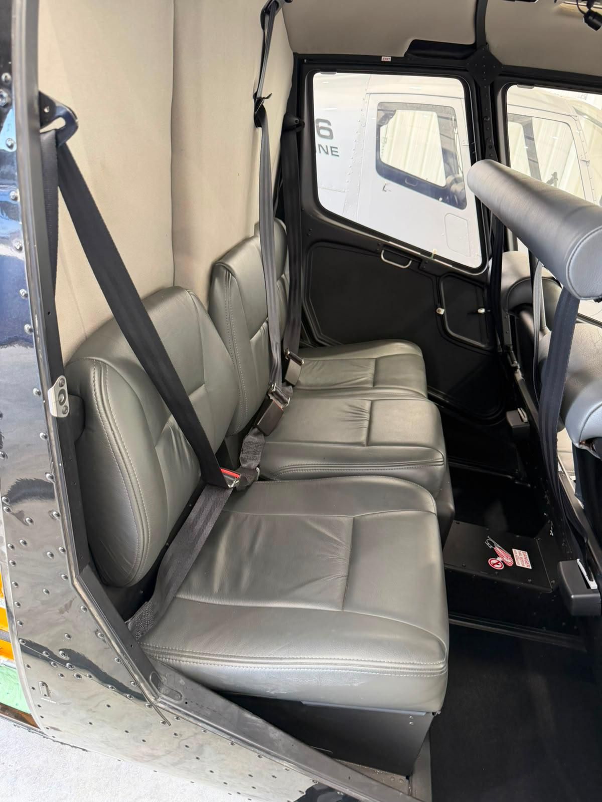 ROBINSON R66 2020 — foto 13 de 17