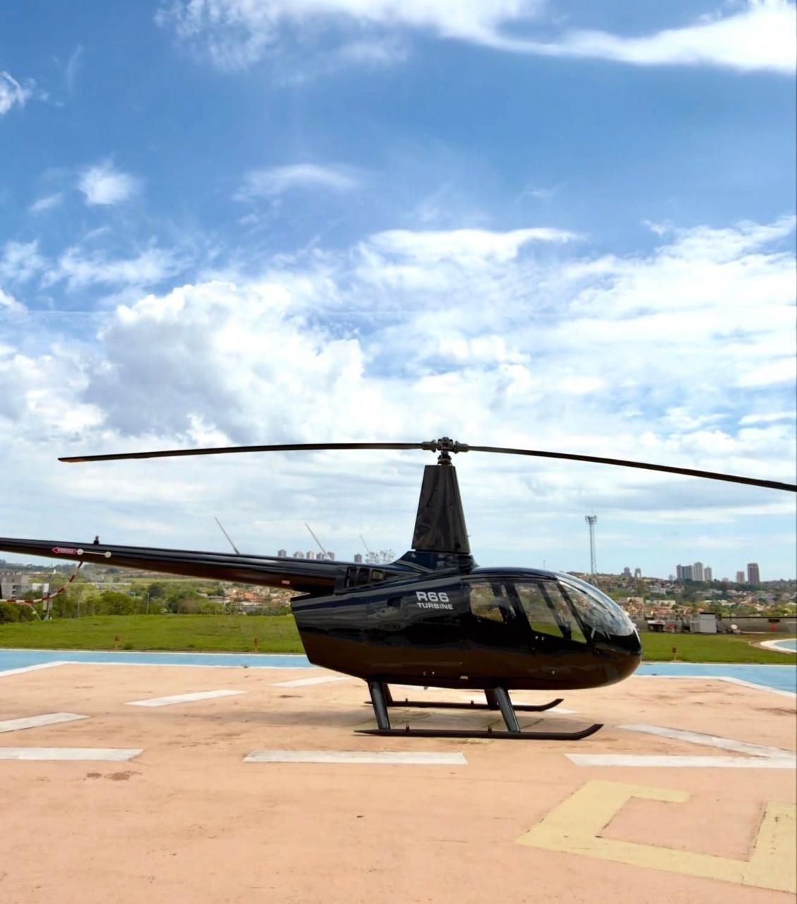 ROBINSON R66 2020 — foto 4 de 17