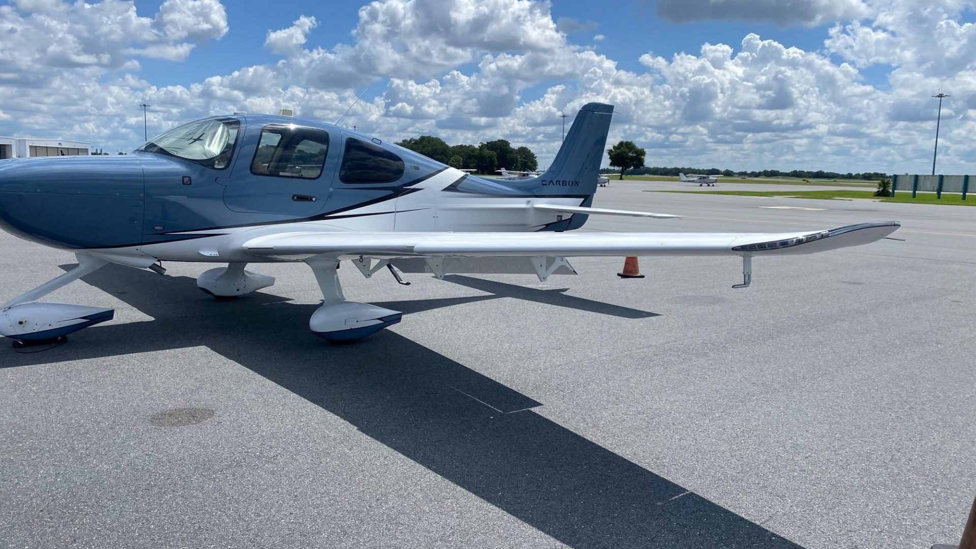 CIRRUS SR22 G6 GTS CARBON 2022 — foto 1 de 5