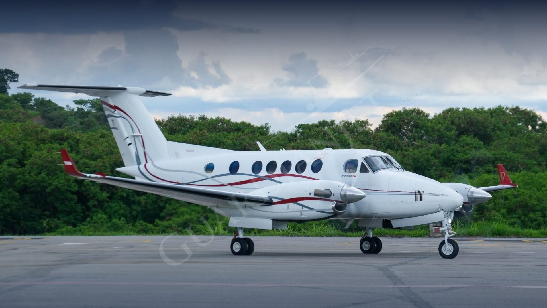 BEECHCRAFT KING AIR B250 2018 — foto 1 de 11