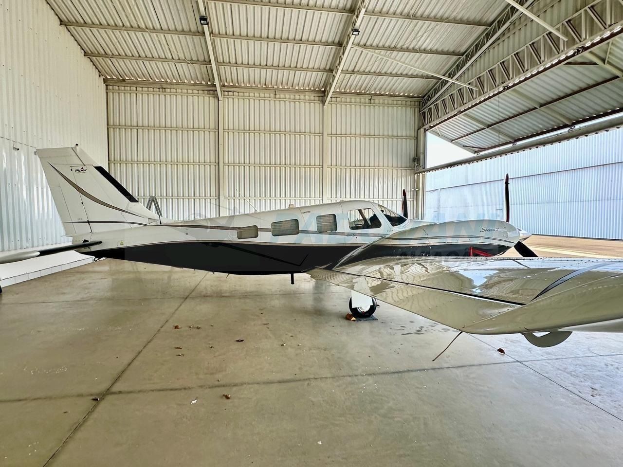 PIPER PA-34-220T SENECA V 2003 — foto 1 de 4