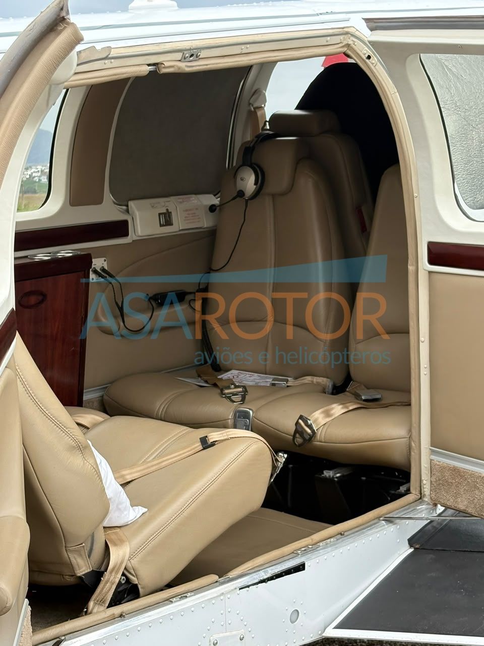 BEECHCRAFT BARON G58 2008 — foto 8 de 10