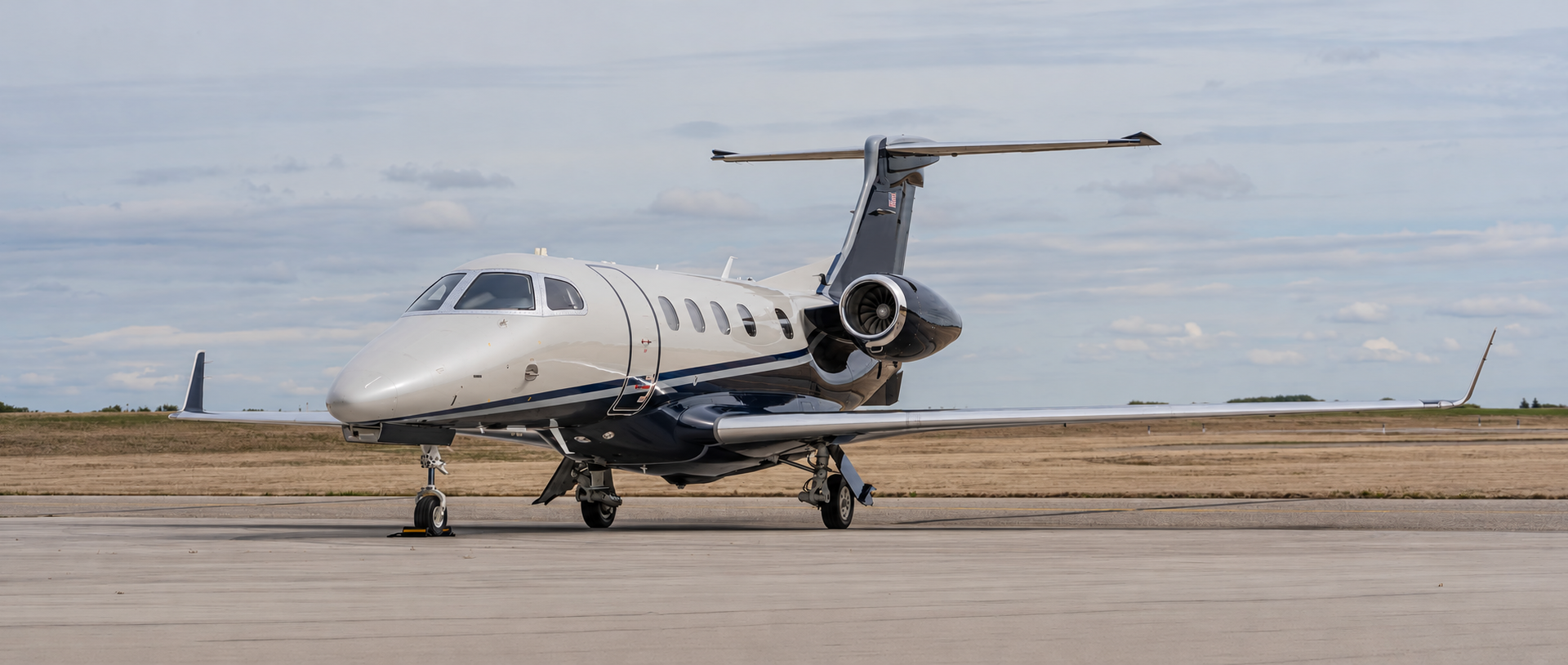 EMBRAER PHENOM 300E 2024 — foto 2 de 3